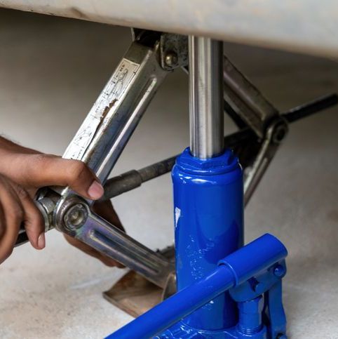 Équipement de service et outils