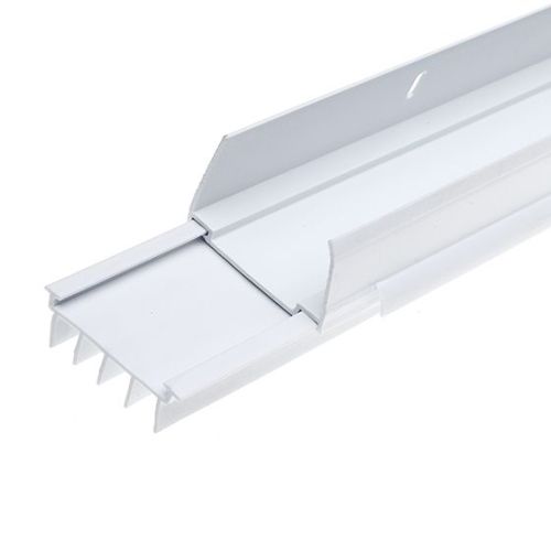 Bas de porte en u en vinyle avec ailettes en caoutchouc 36'' blanc